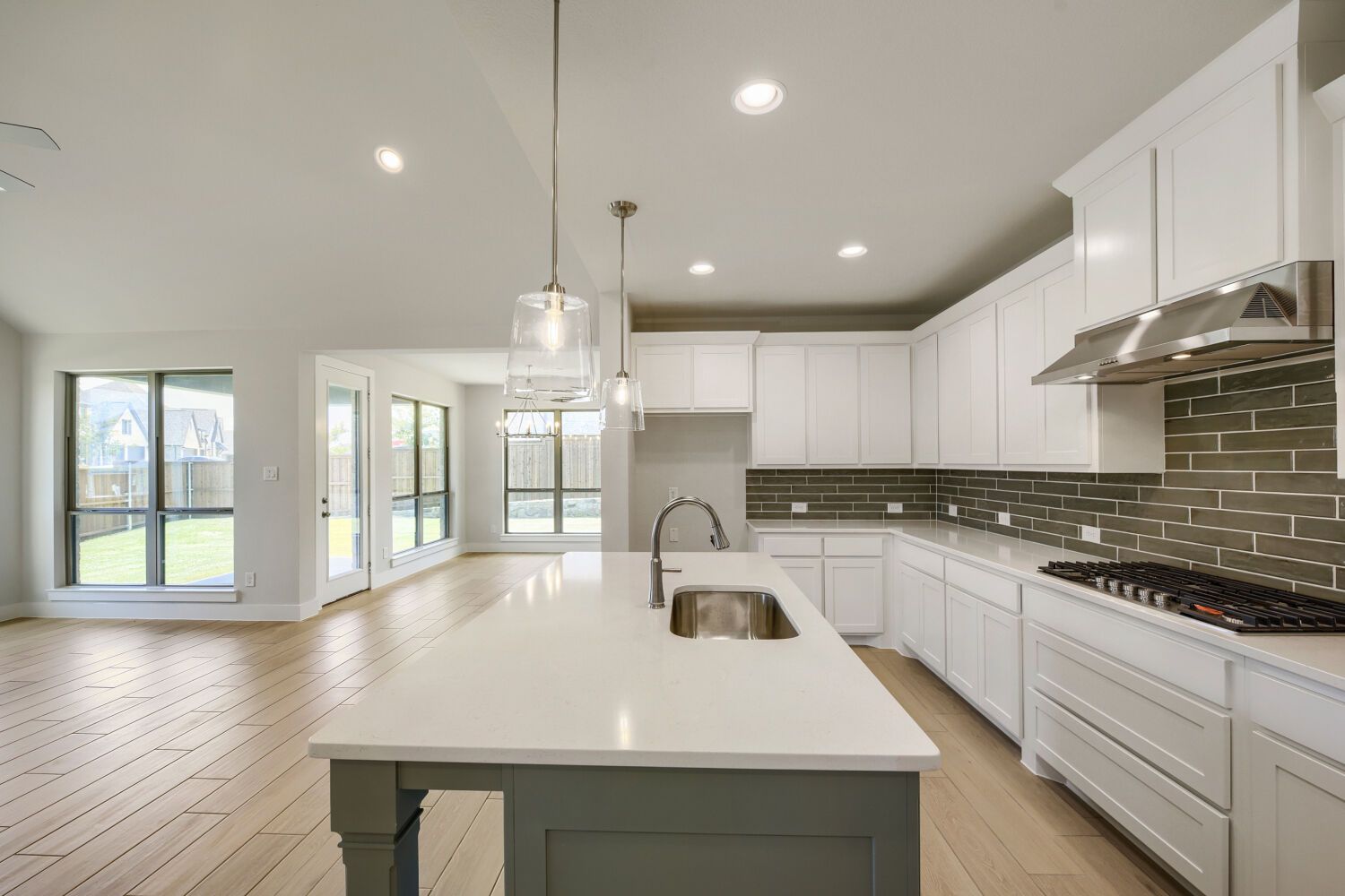 173 Buffalo - Kitchen