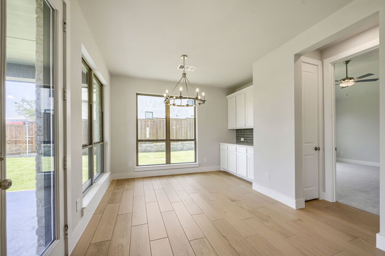173 Buffalo - Dining Area
