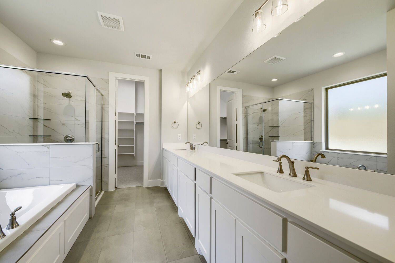 173 Buffalo - Primary Bathroom