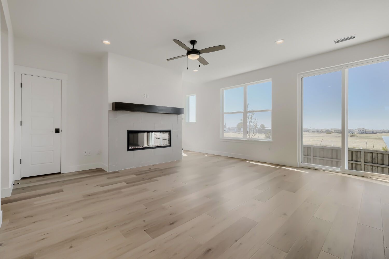 7923 Polson - Living Area