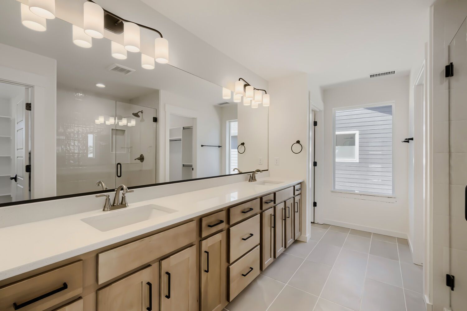 7923 Polson - Primary Bathroom