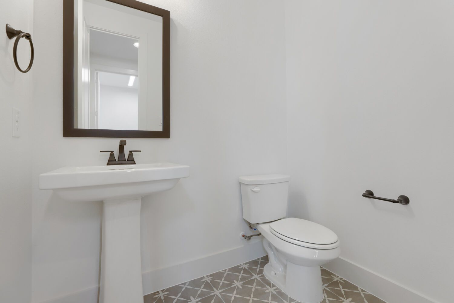 1608 Ramble - Powder Bathroom