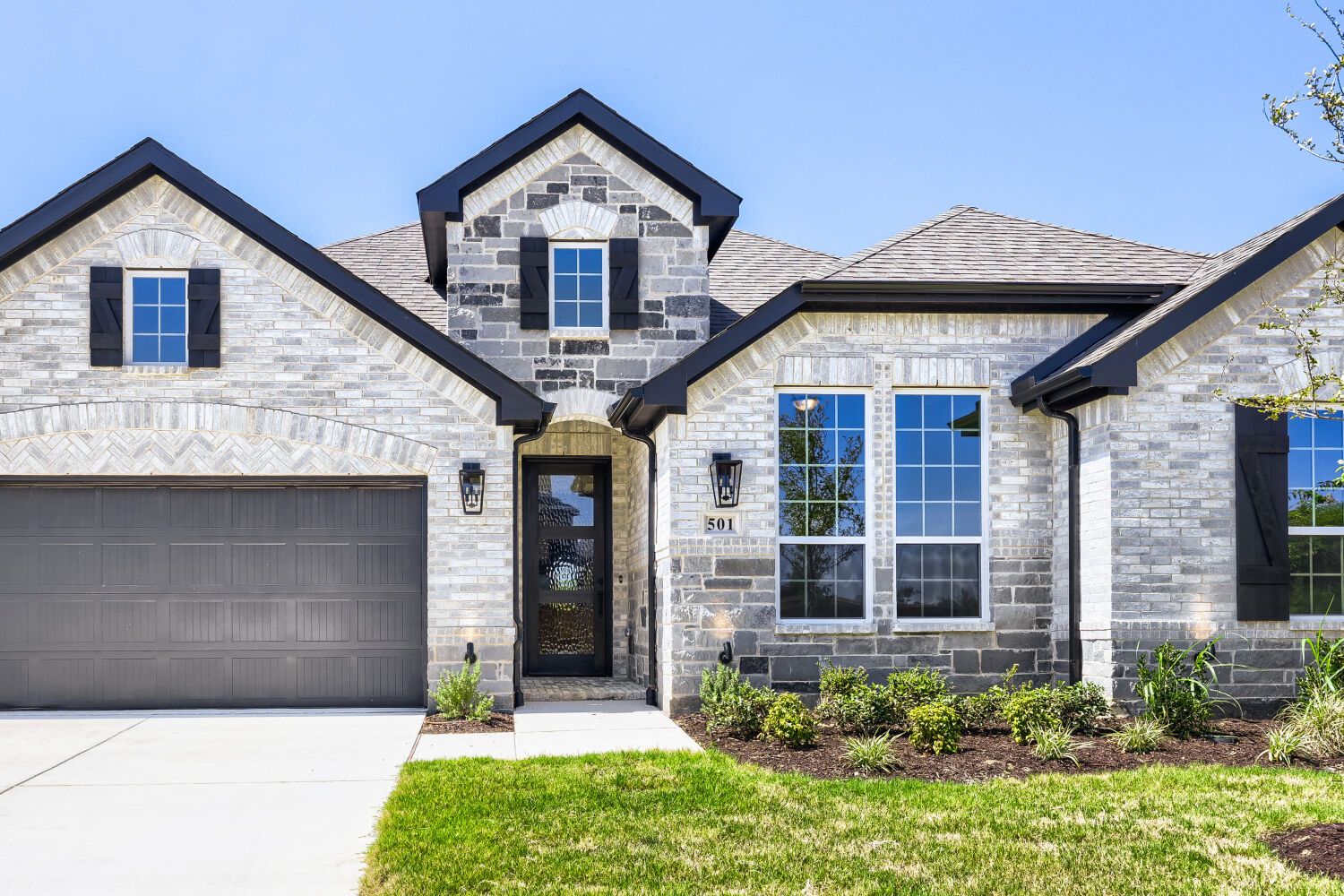 501 Splitrock - Front Entryway
