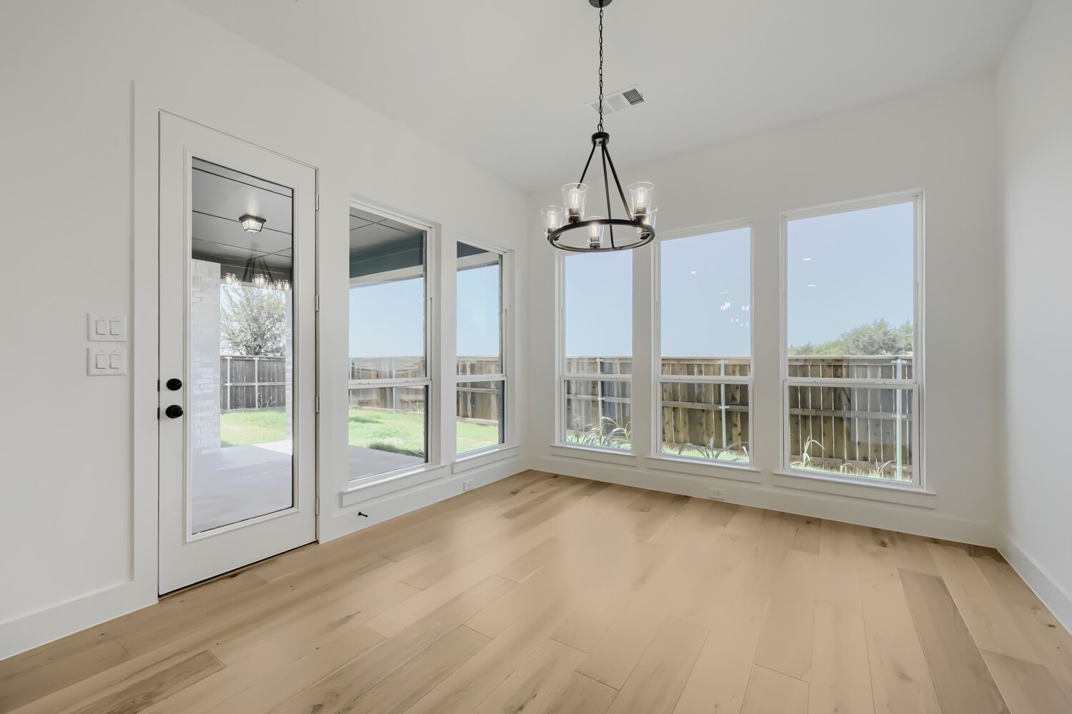 501 Splitrock - Dining Area