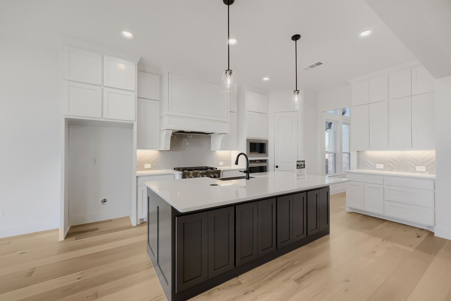 501 Splitrock - Kitchen