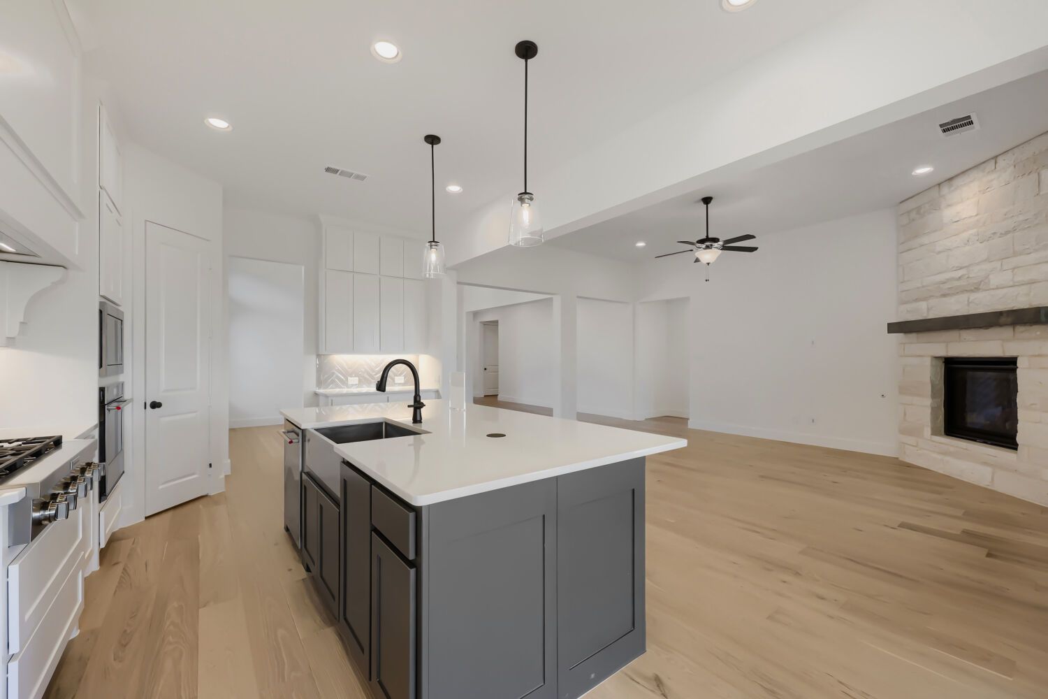 501 Splitrock - Kitchen
