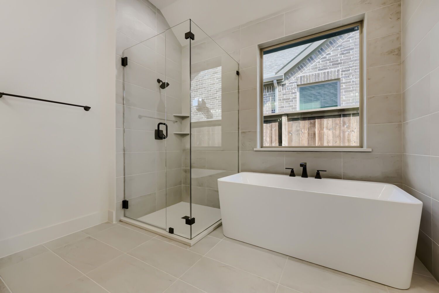 1811 Flowerfield - Primary Bathroom