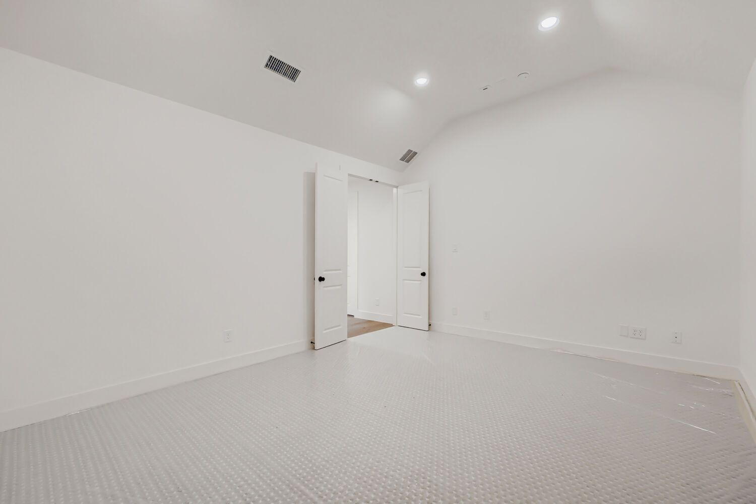 1811 Flowerfield - Media Room
