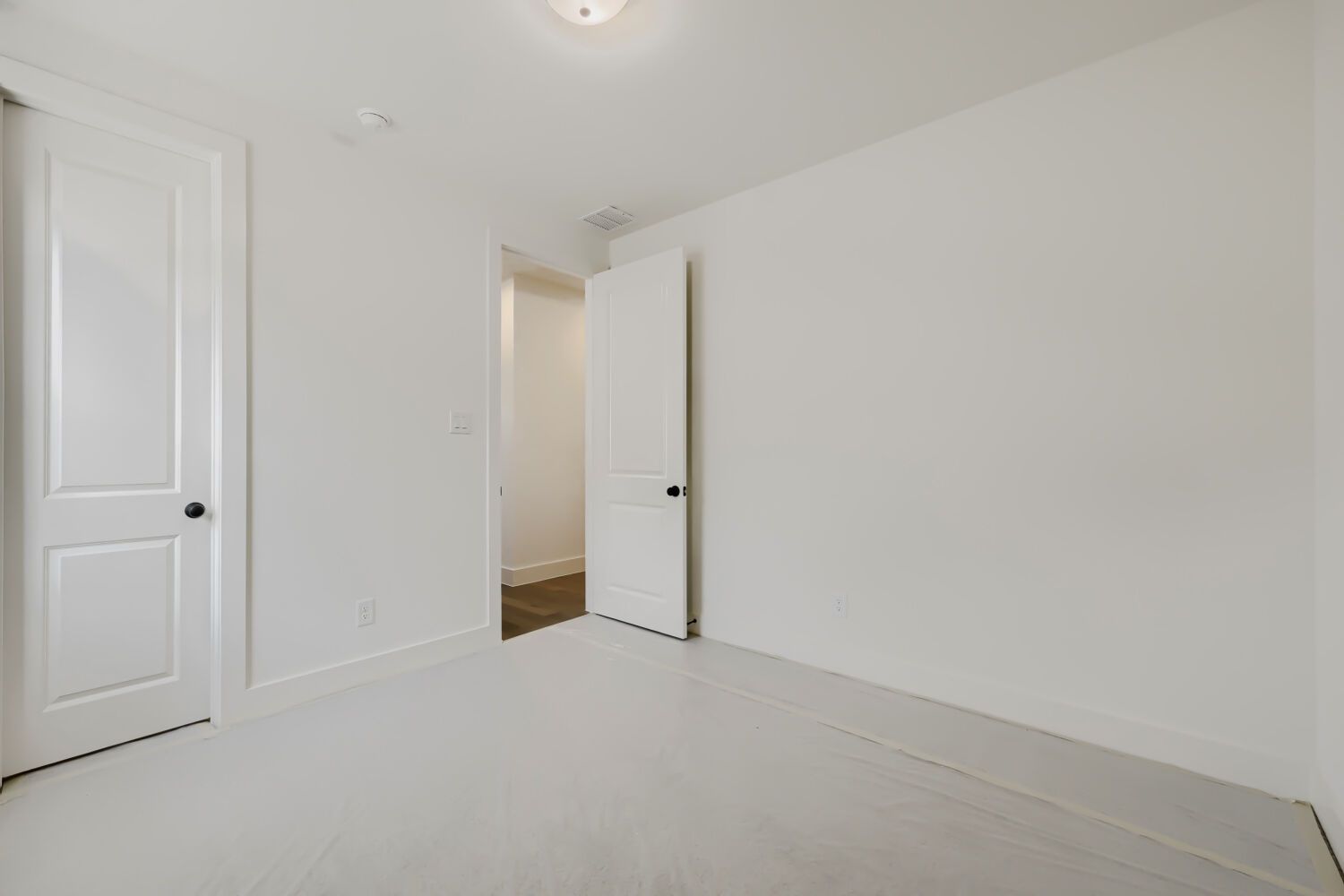 1811 Flowerfield - Bedroom