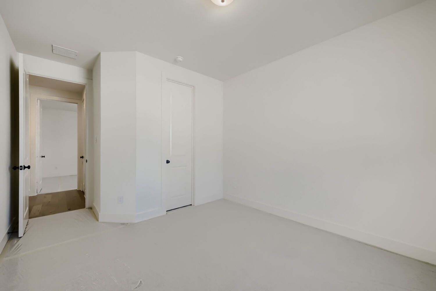 1811 Flowerfield - Bedroom
