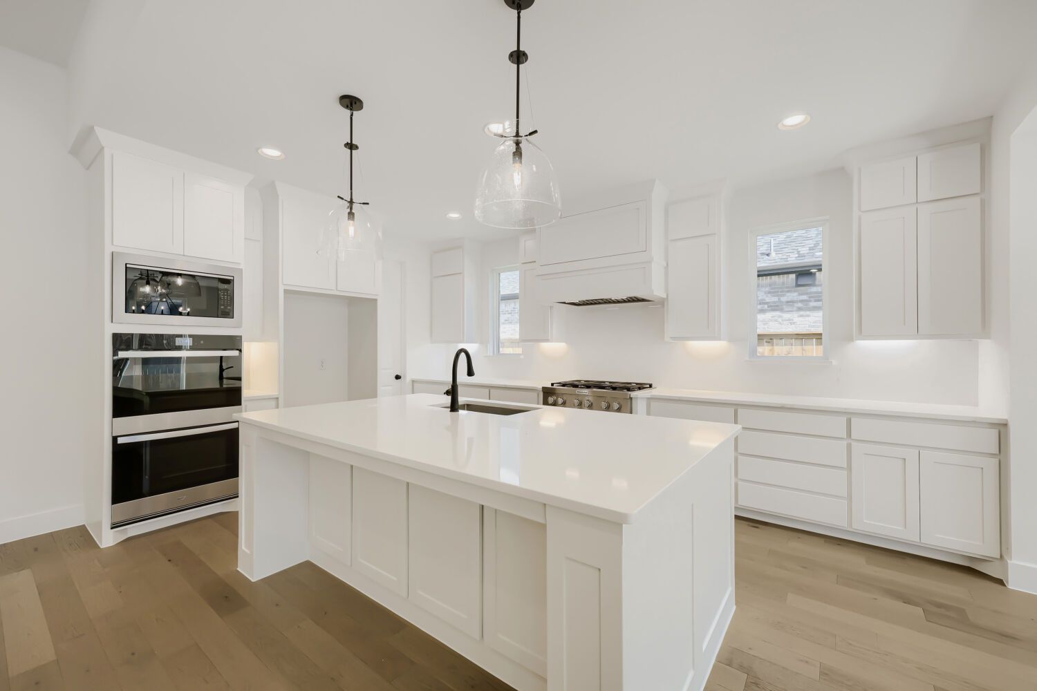 1813 Flowerfield - Kitchen