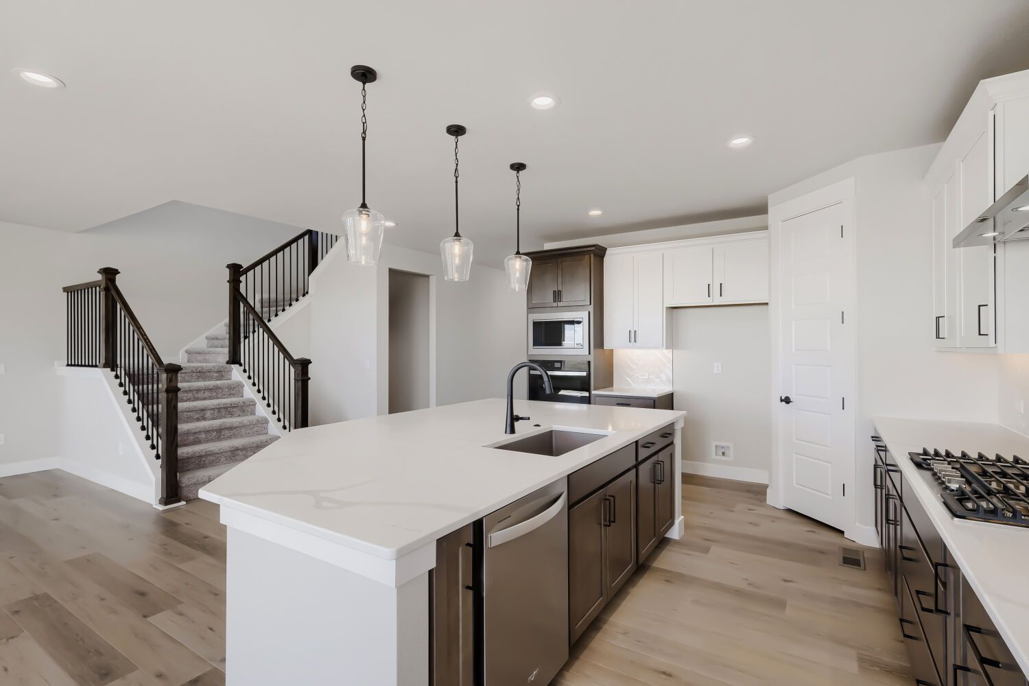 8135 Pennydale - Kitchen