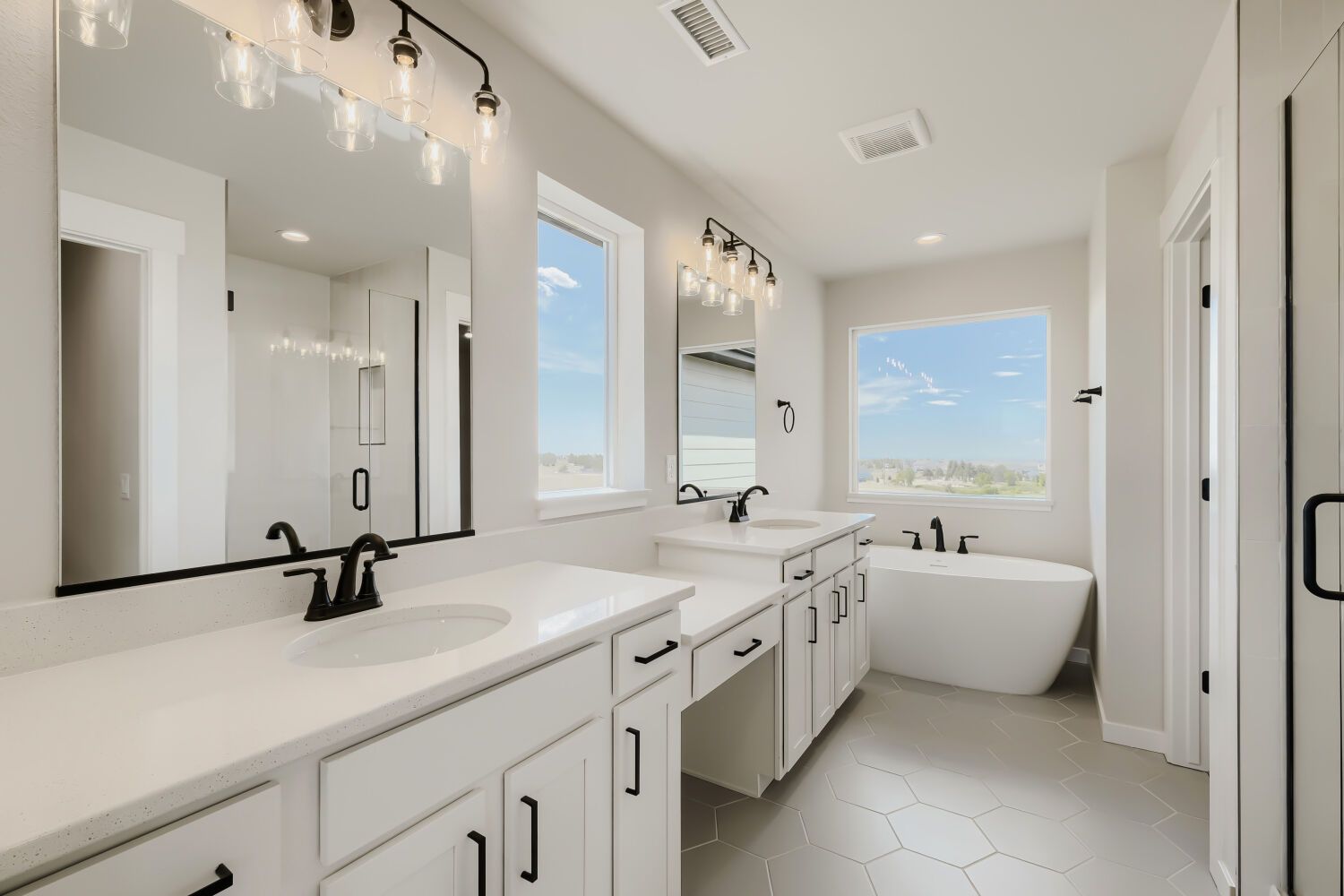 8135 Pennydale - Primary Bathroom
