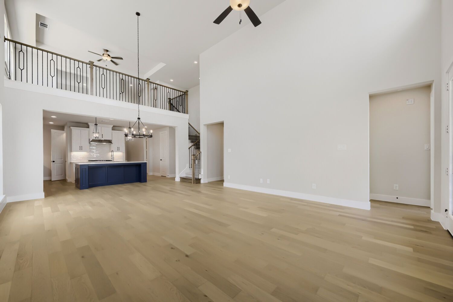 8913 Chestnut - Living Area