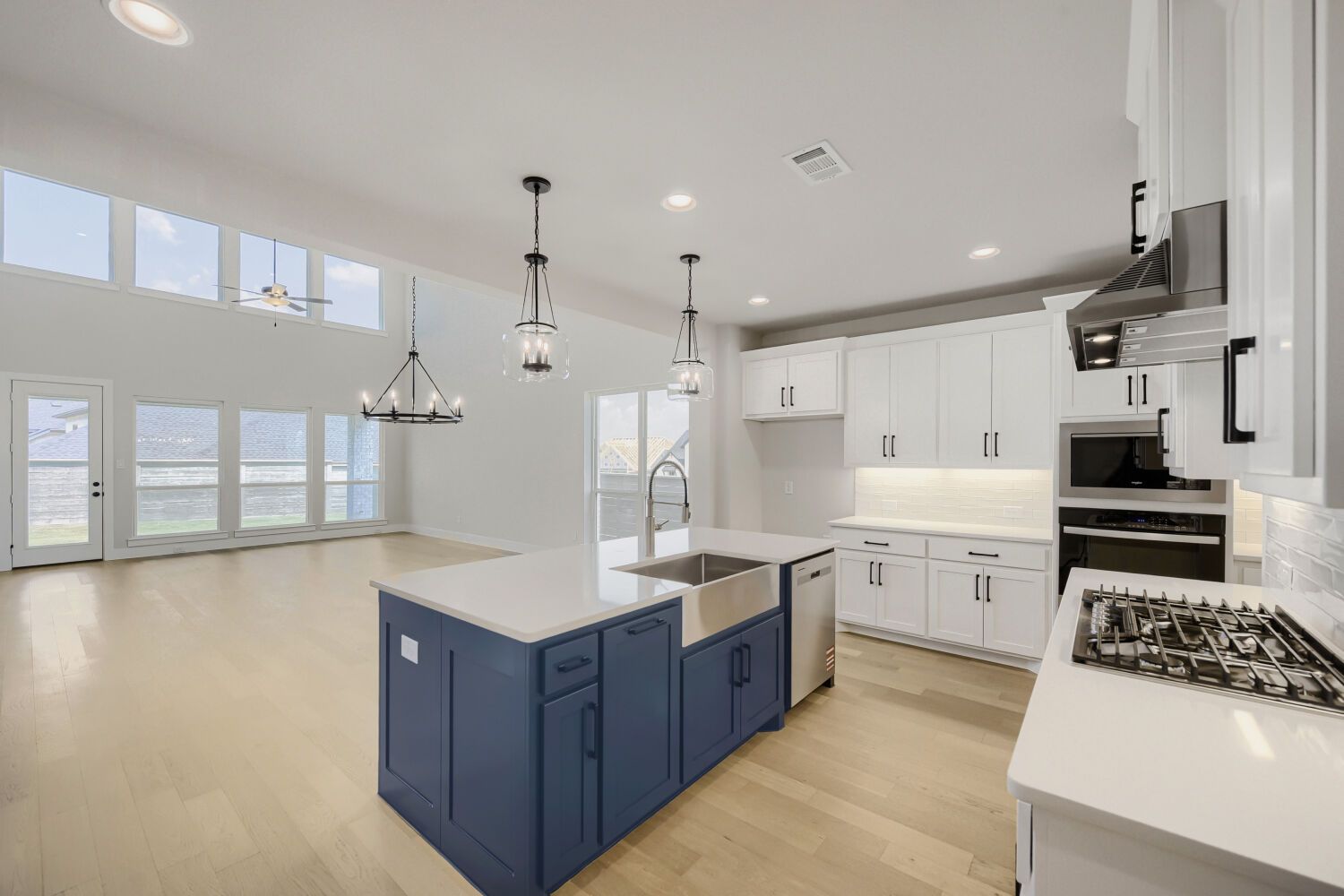 8913 Chestnut - Kitchen