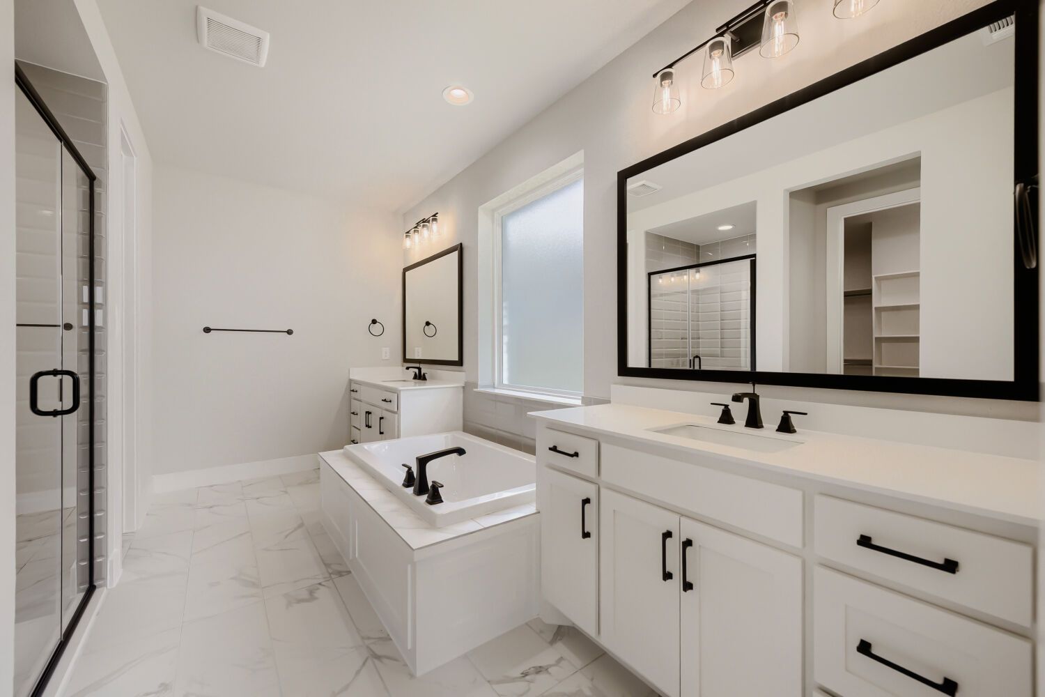 8913 Chestnut - Primary Bathroom