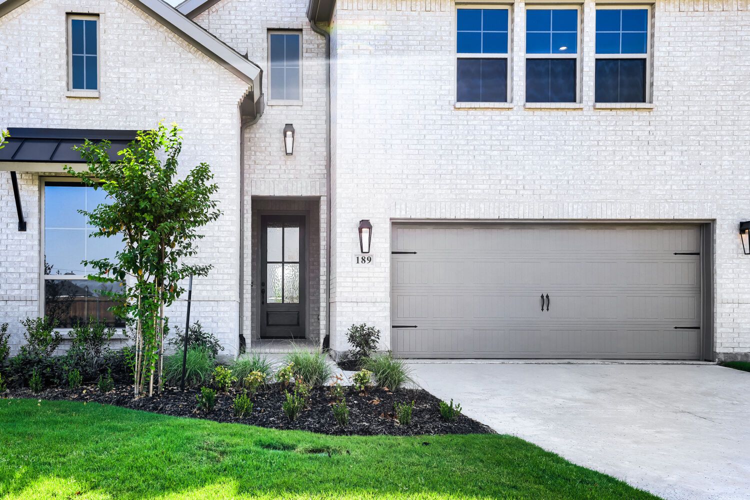 189 Enclave - Front Entryway