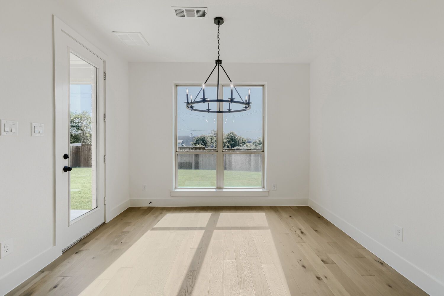 189 Enclave - Dining Area