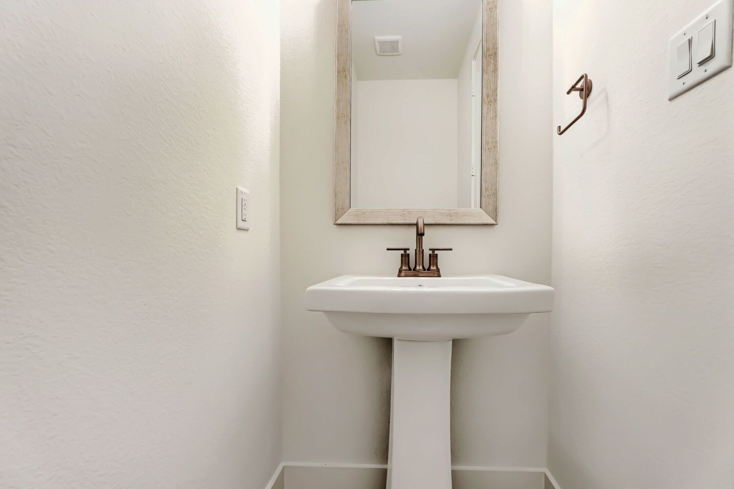 189 Enclave - Powder Bathroom