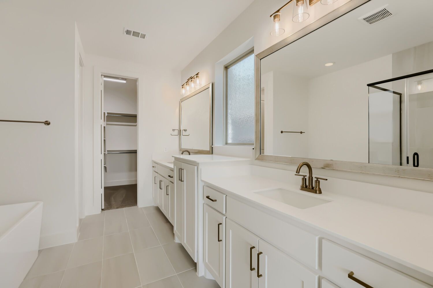 189 Enclave - Primary Bathroom