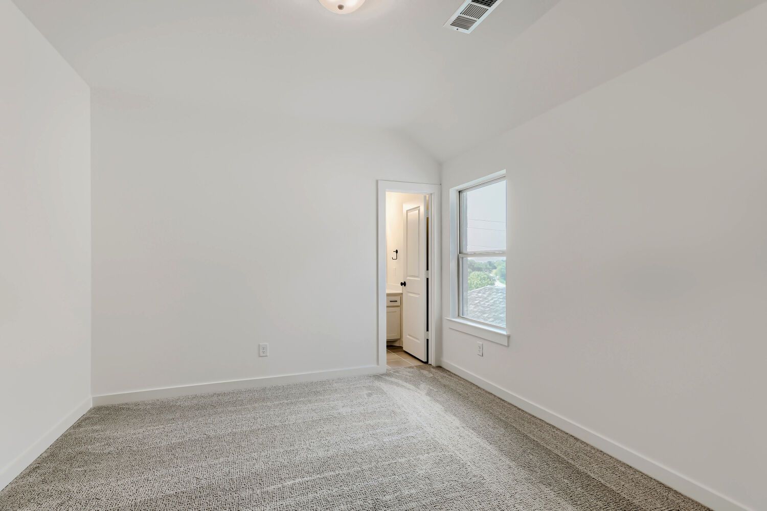 189 Enclave - Bedroom