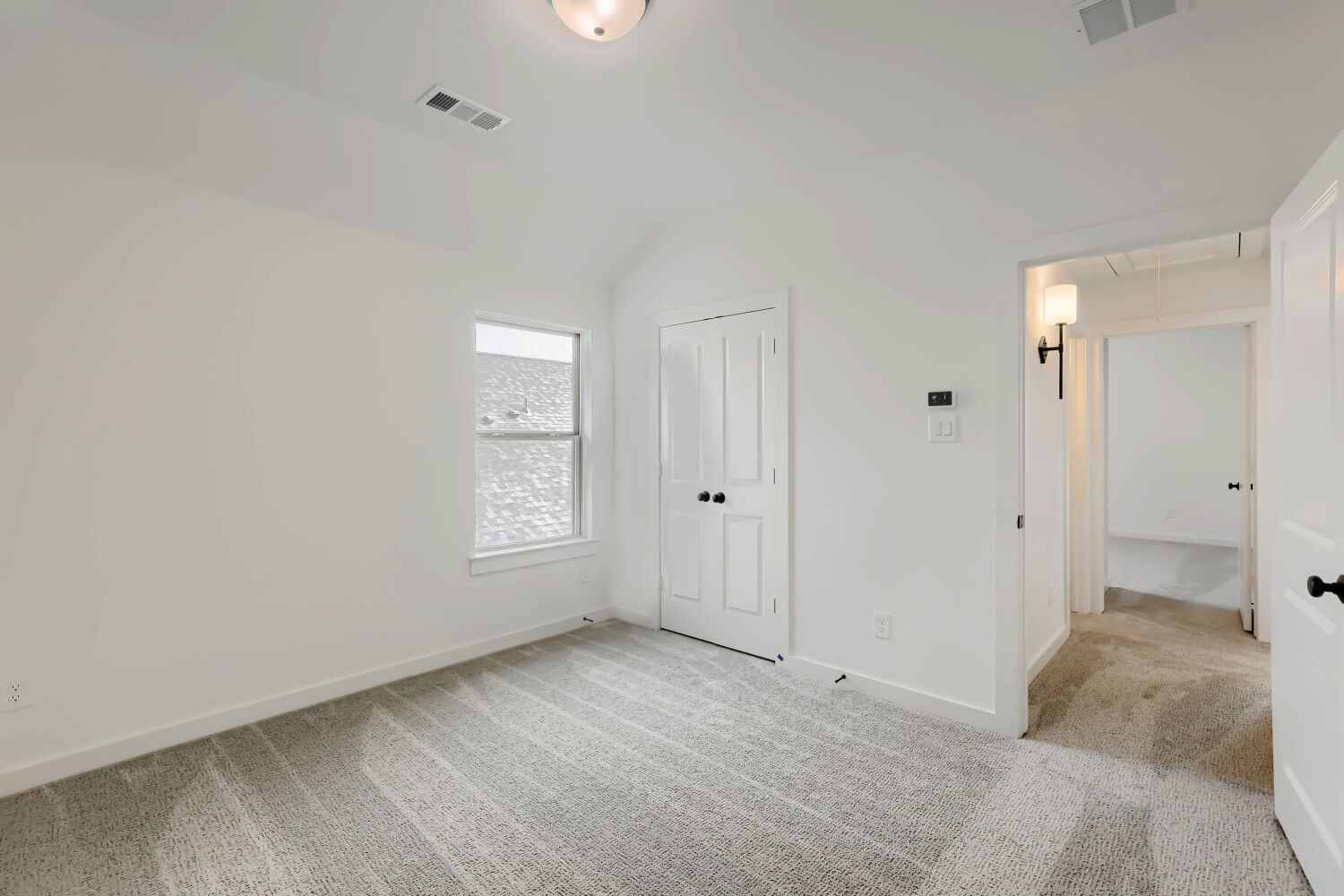 189 Enclave - Bedroom