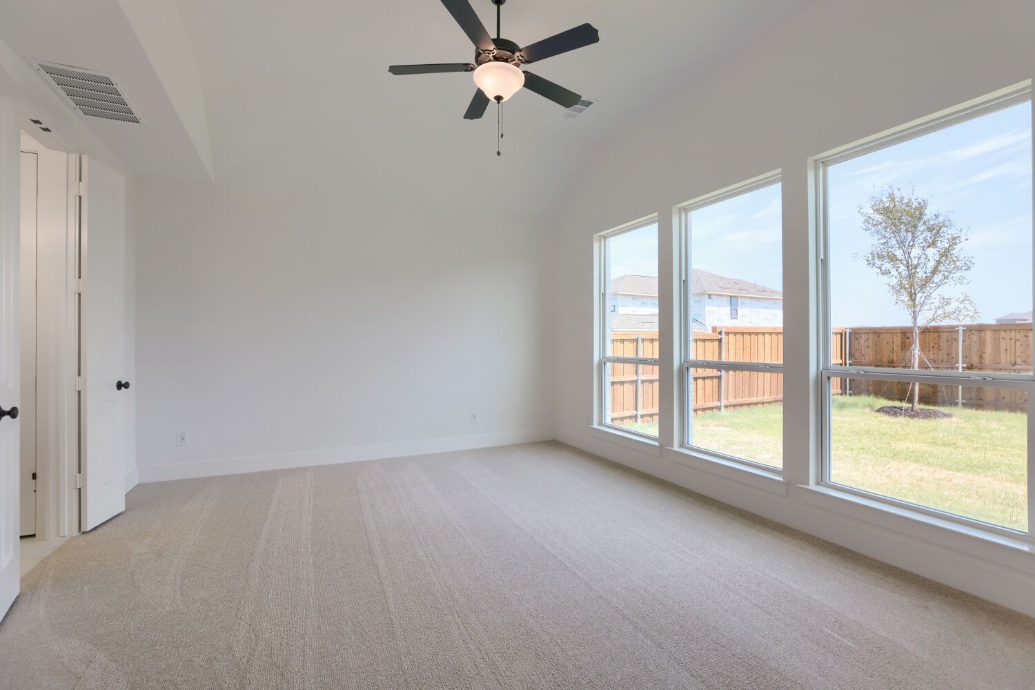 4324 Double Diamond - Primary Bedroom