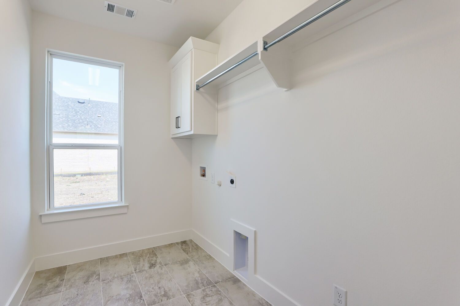 4324 Double Diamond - Laundry Room