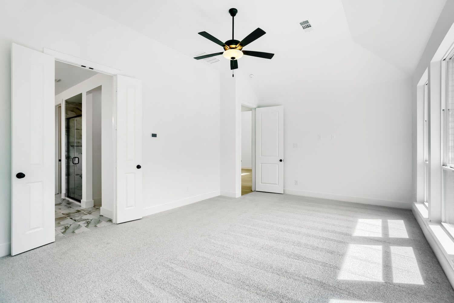 2615 Cedar - Primary Bedroom