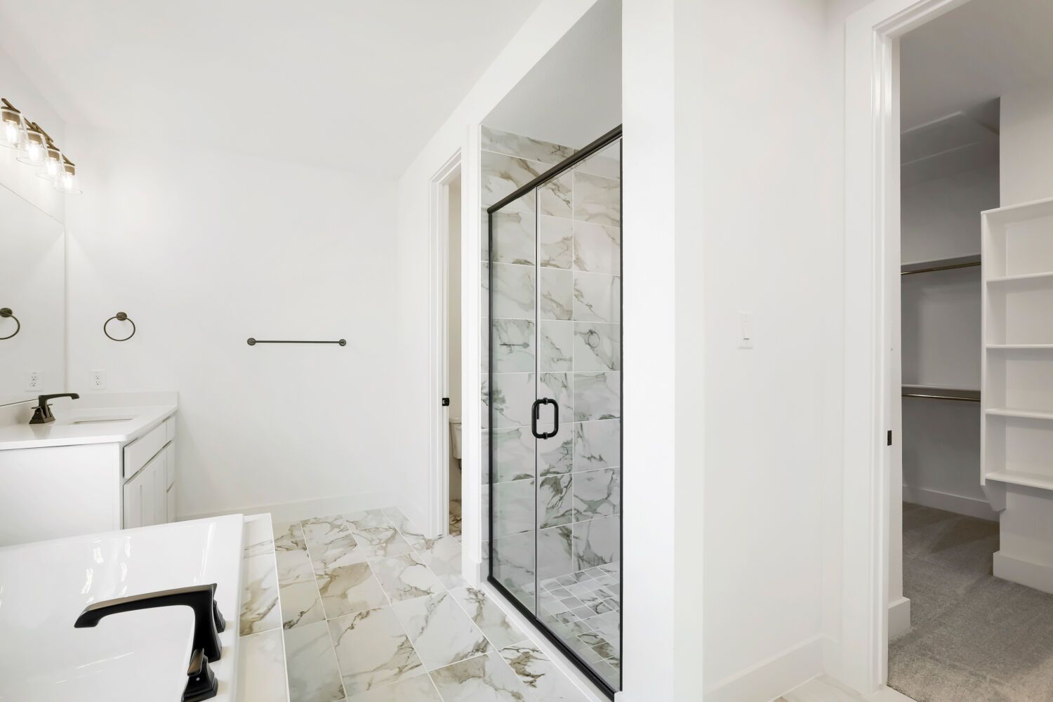 2615 Cedar - Primary Bathroom