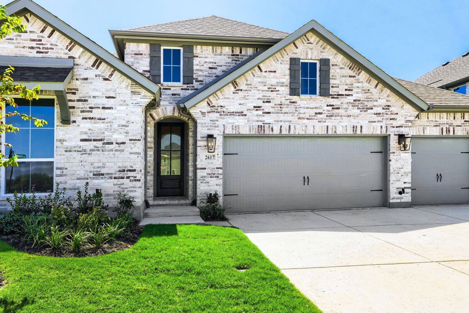 2617 Grinnel - Front Entryway