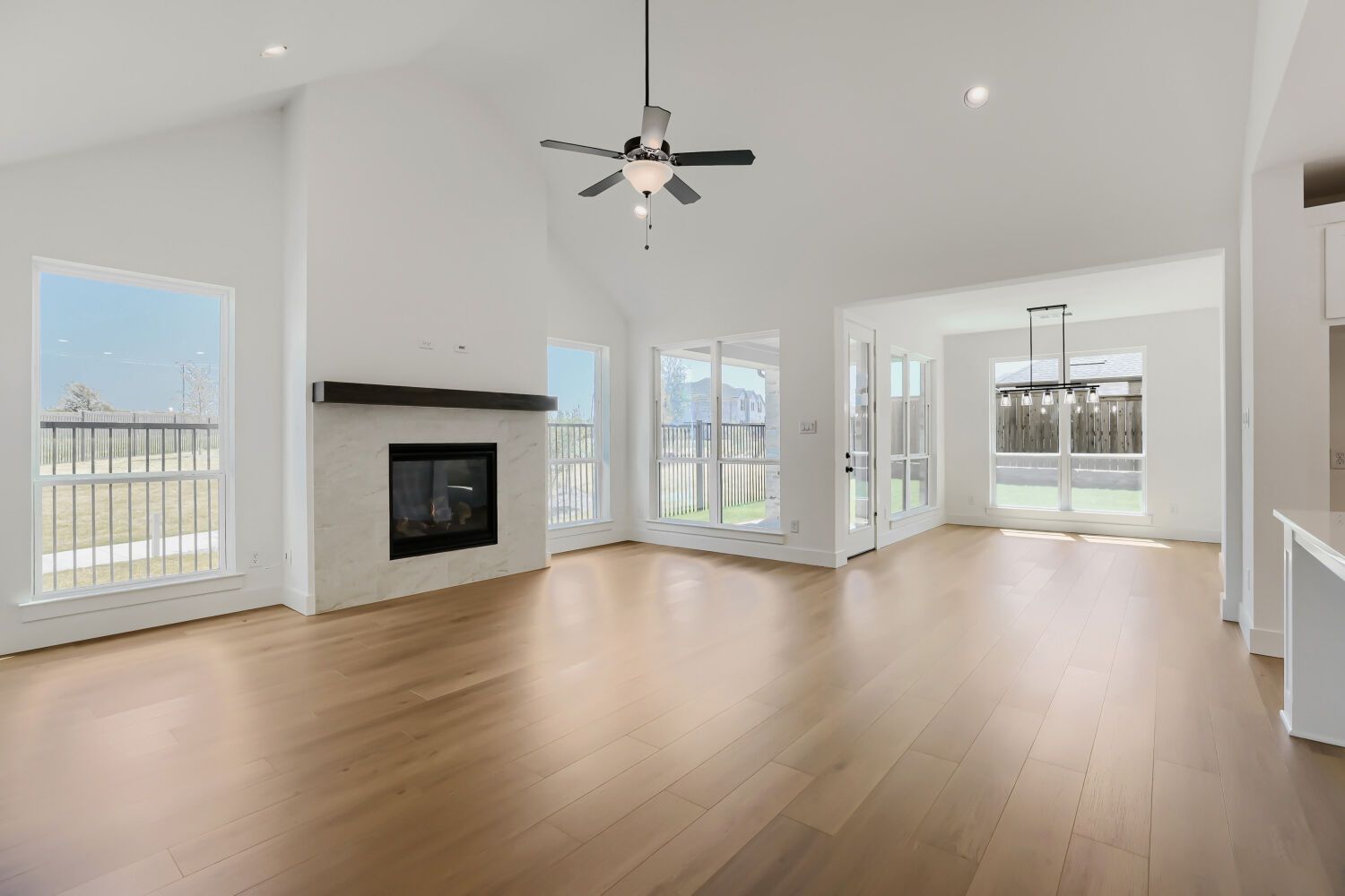 2617 Grinnel - Living Area