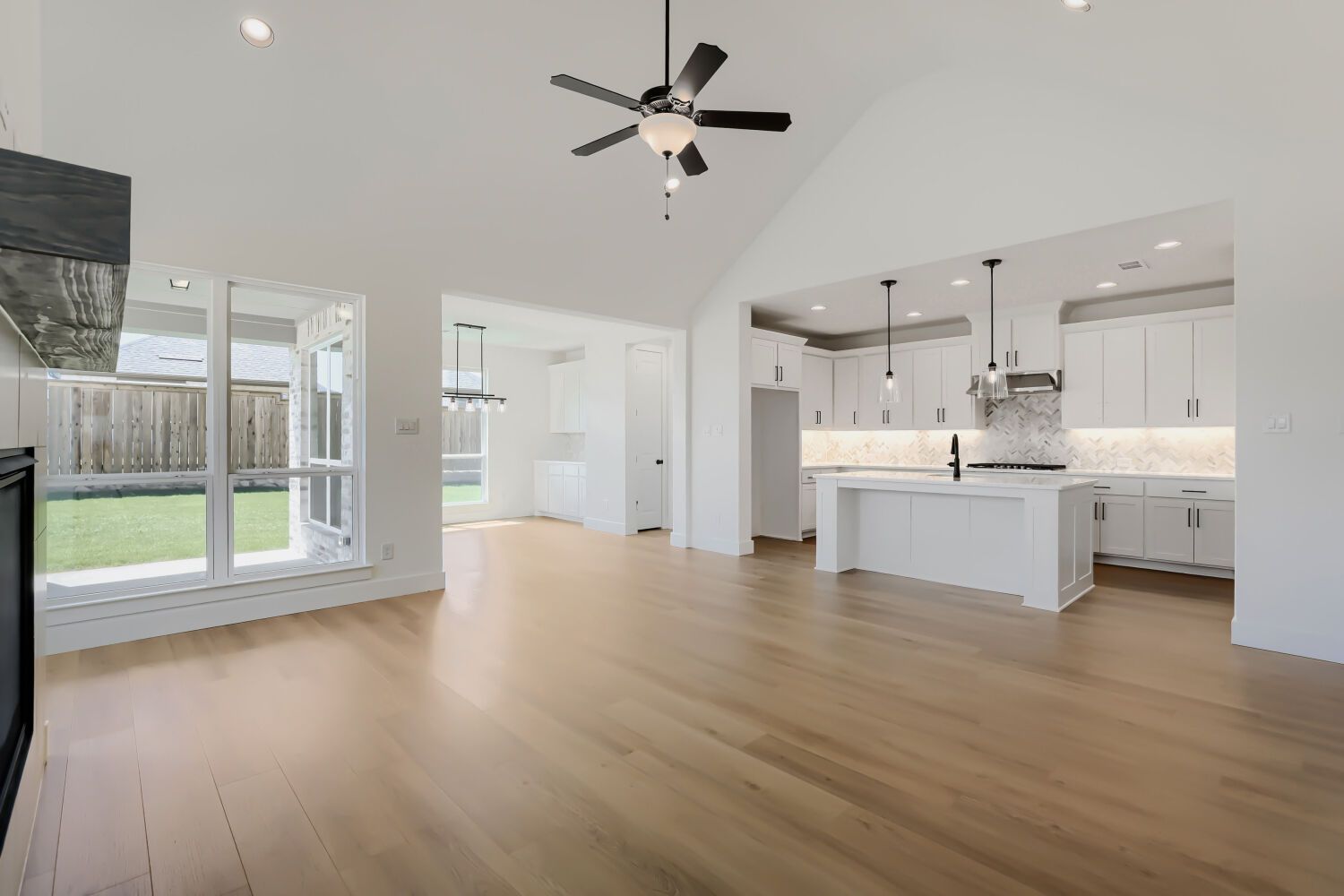 2617 Grinnel - Living Area