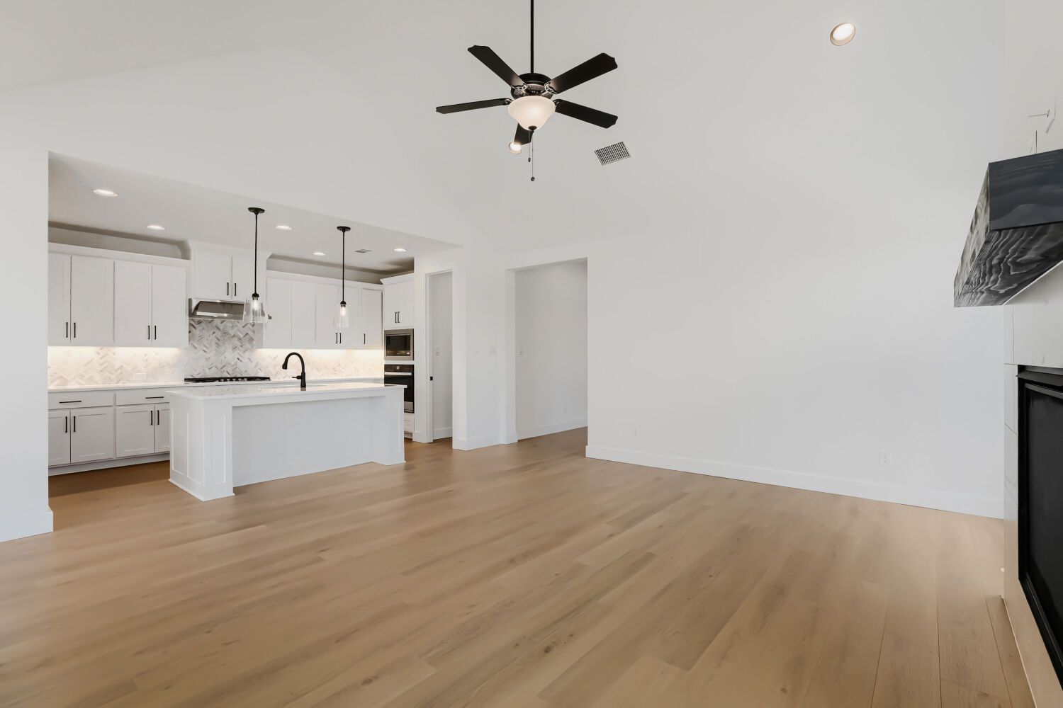 2617 Grinnel - Living Area