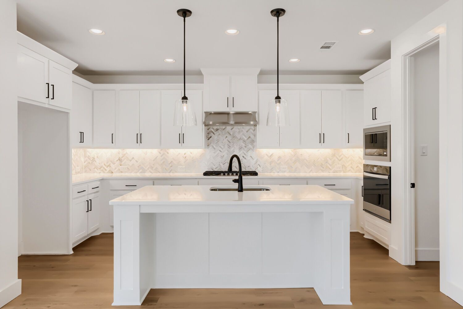2617 Grinnel - Kitchen