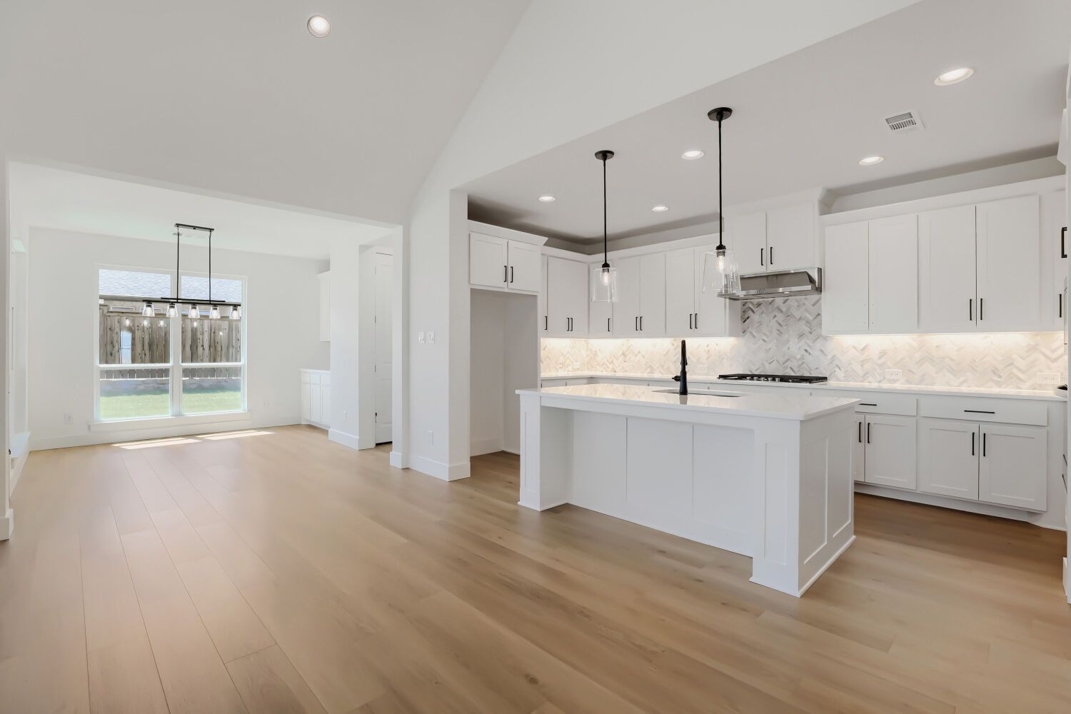 2617 Grinnel - Kitchen