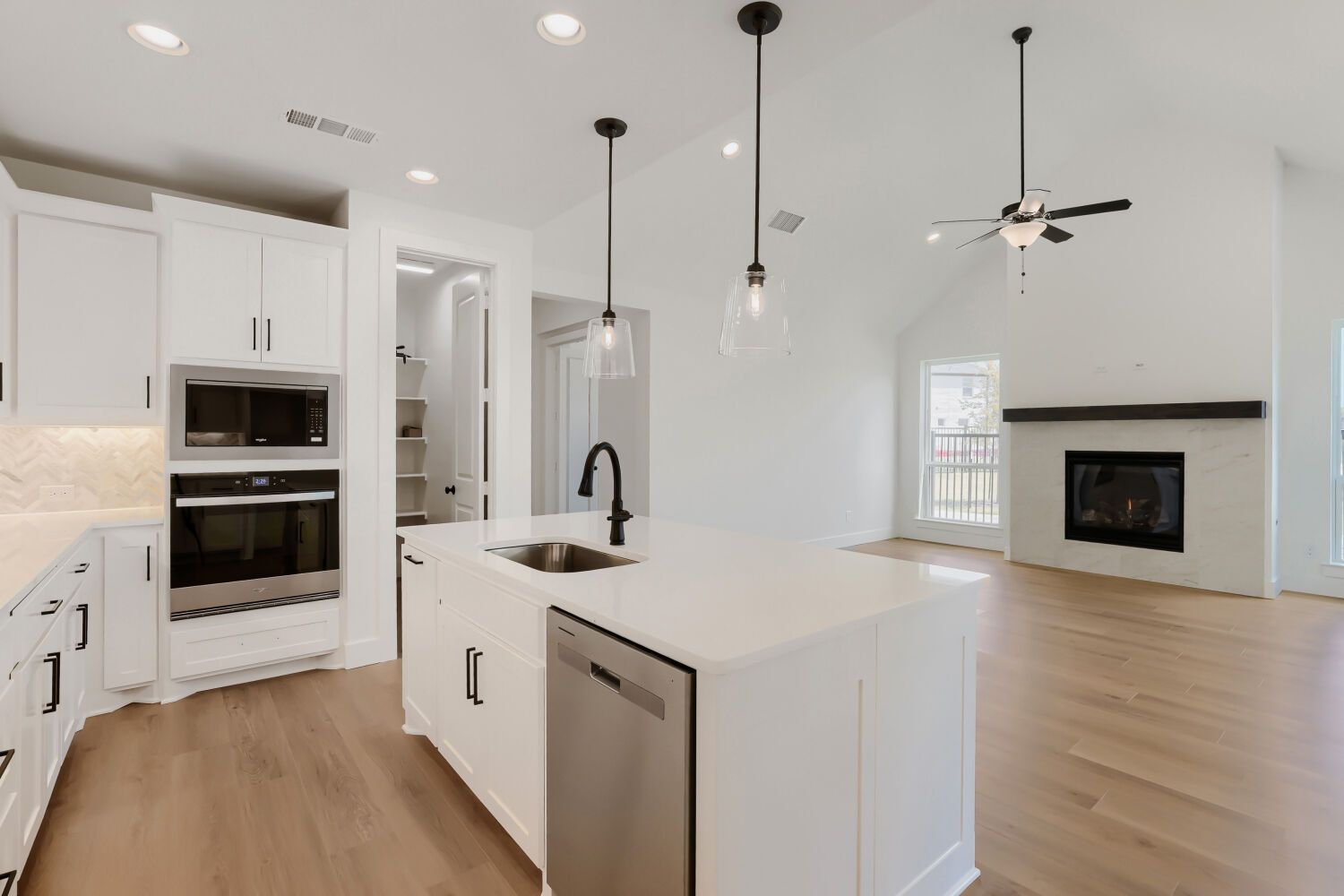 2617 Grinnel - Kitchen