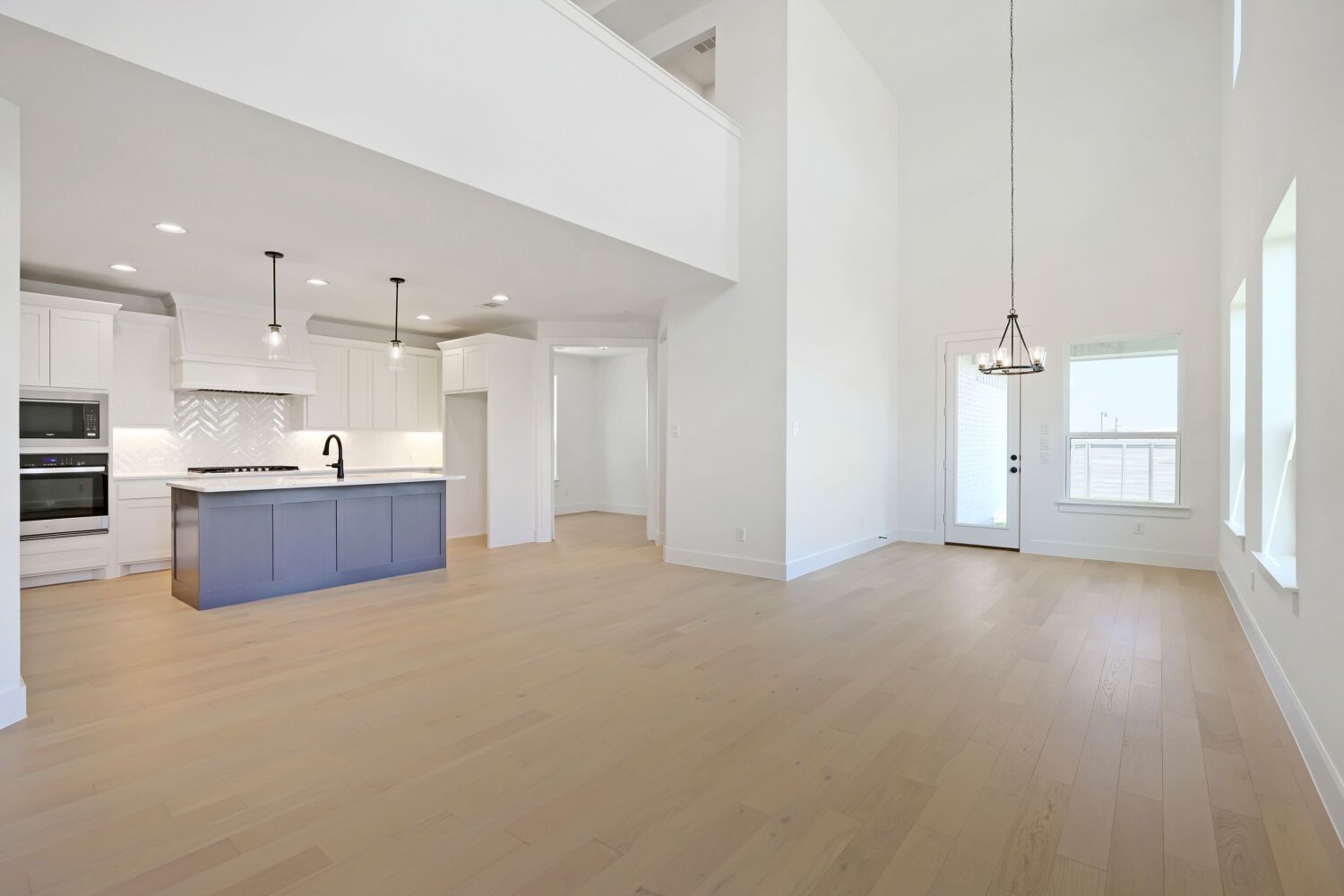 1612 Ramble - Living Area