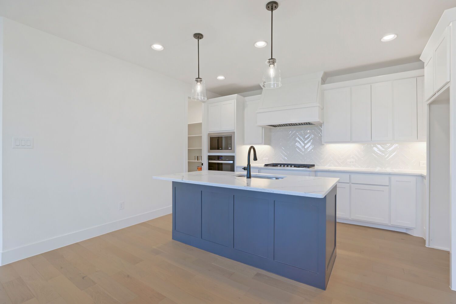 1612 Ramble - Kitchen