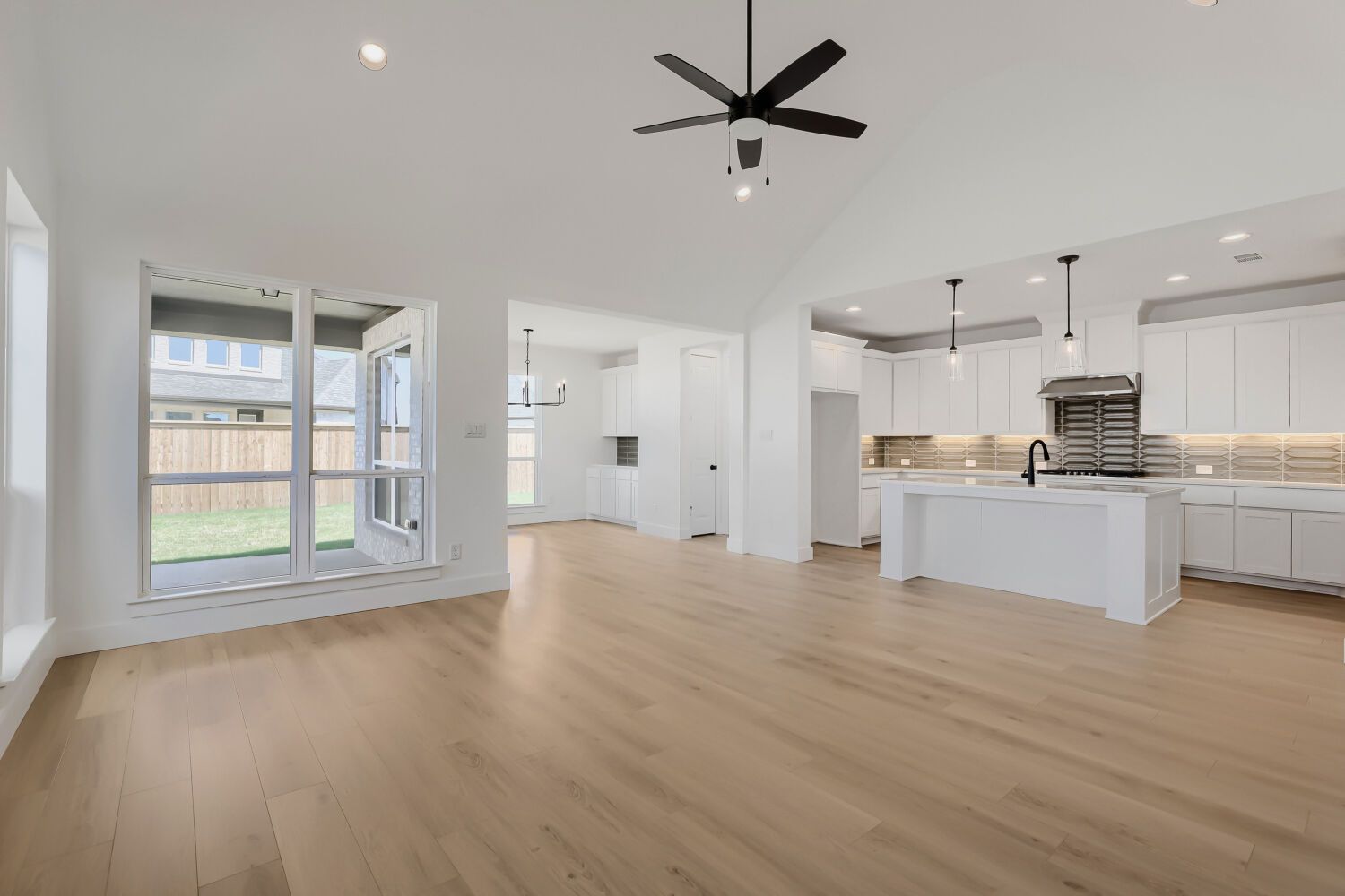 2604 Grinnel - Living Area