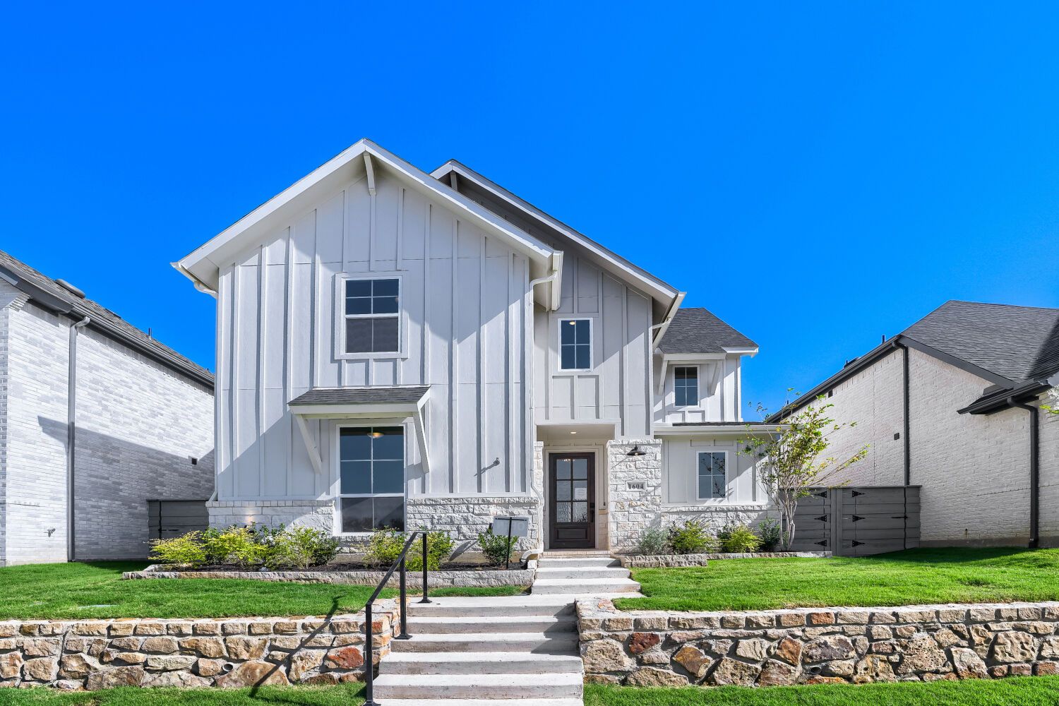 1604 Ramble - Front Elevation