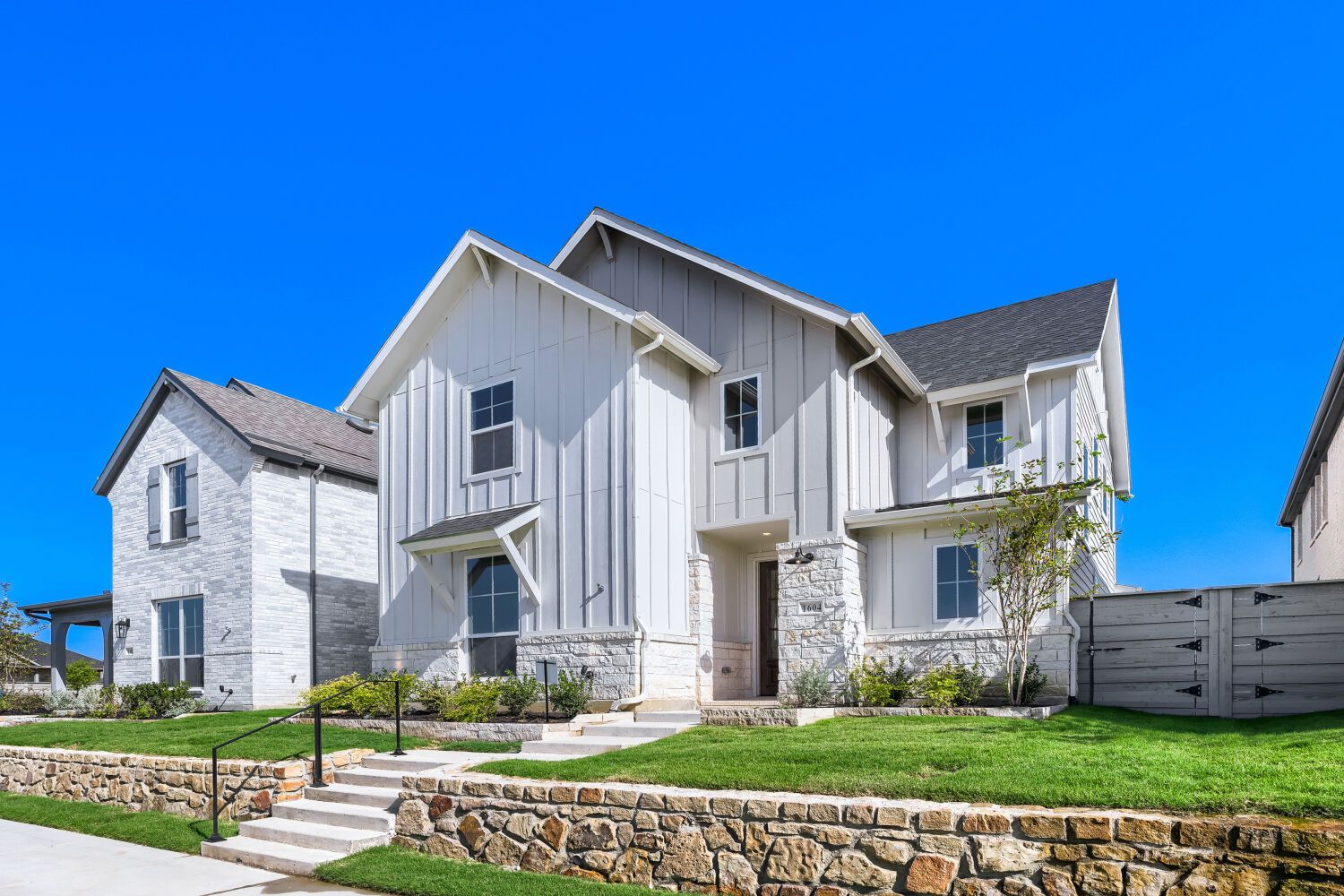 1604 Ramble - Front Elevation