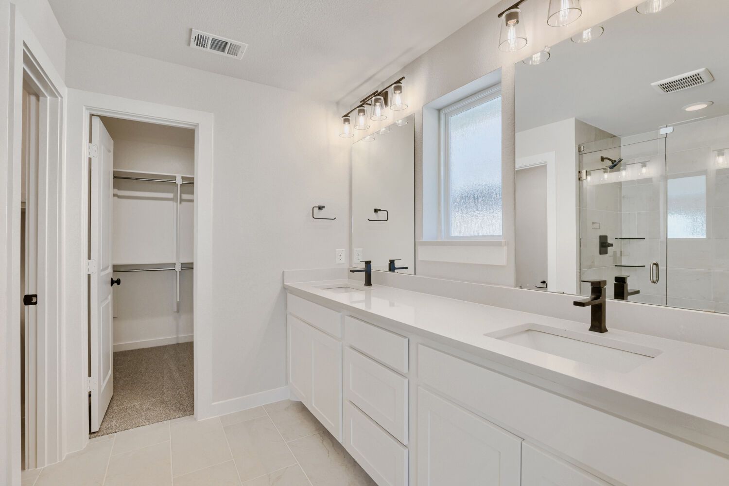 Plan 1604 Representative Photo of Main Bath