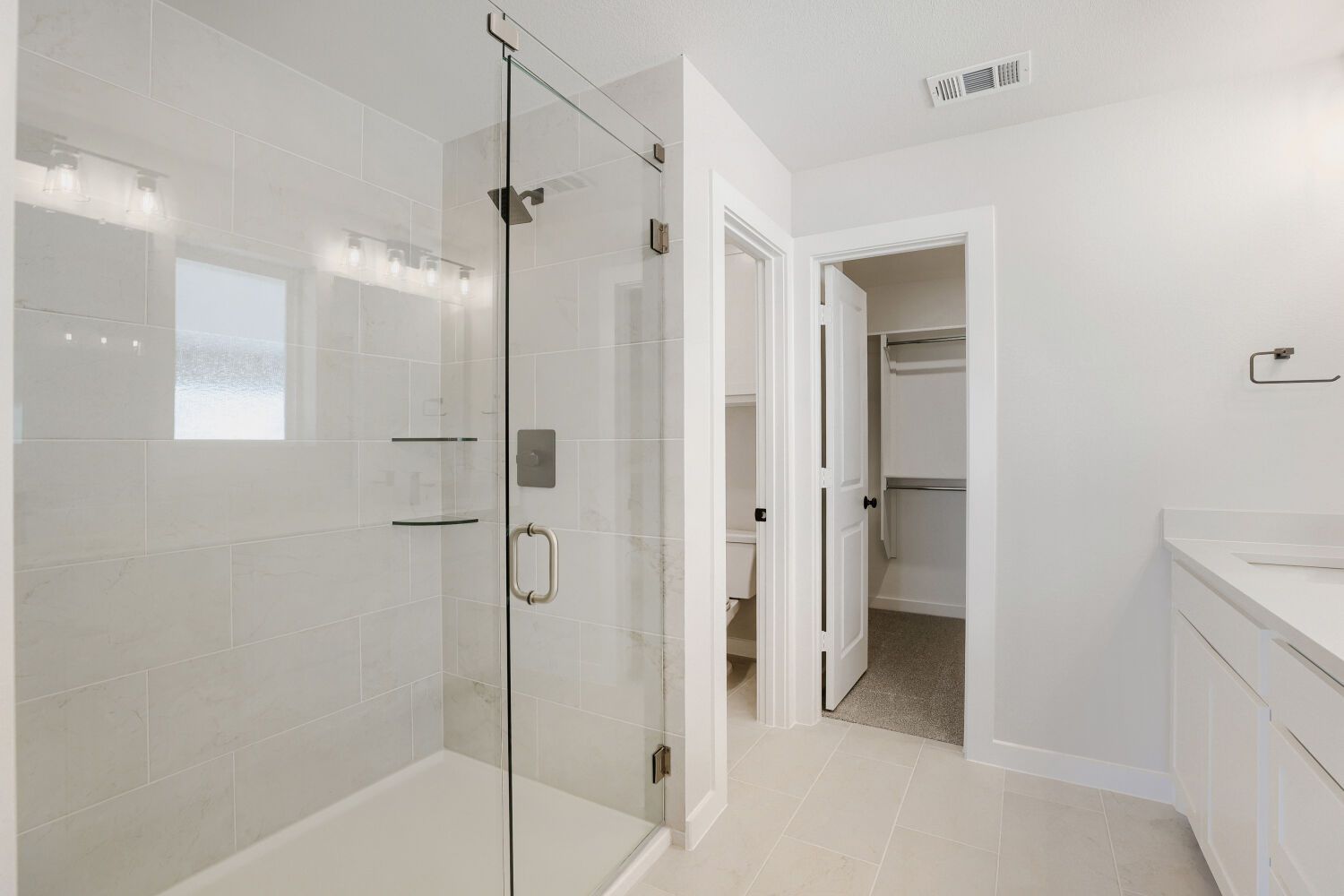 Plan 1604 Representative Photo of Main Bath