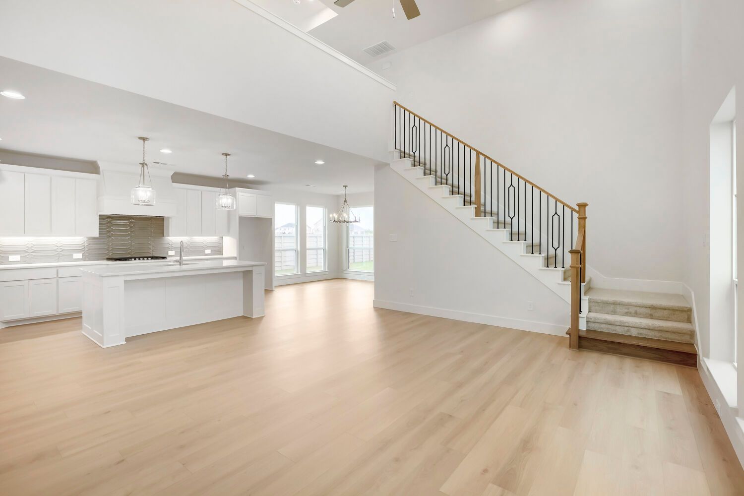 1600 Ramble - Living Area