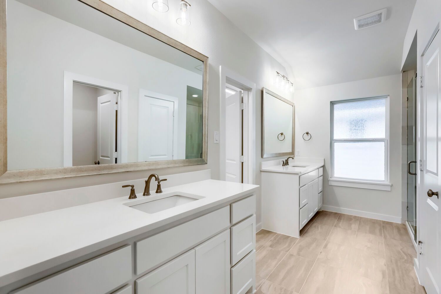 1600 Ramble - Primary Bathroom