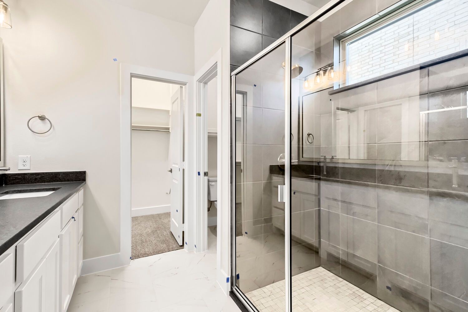 Plan 1450 Representative Photo - Main Bathroom