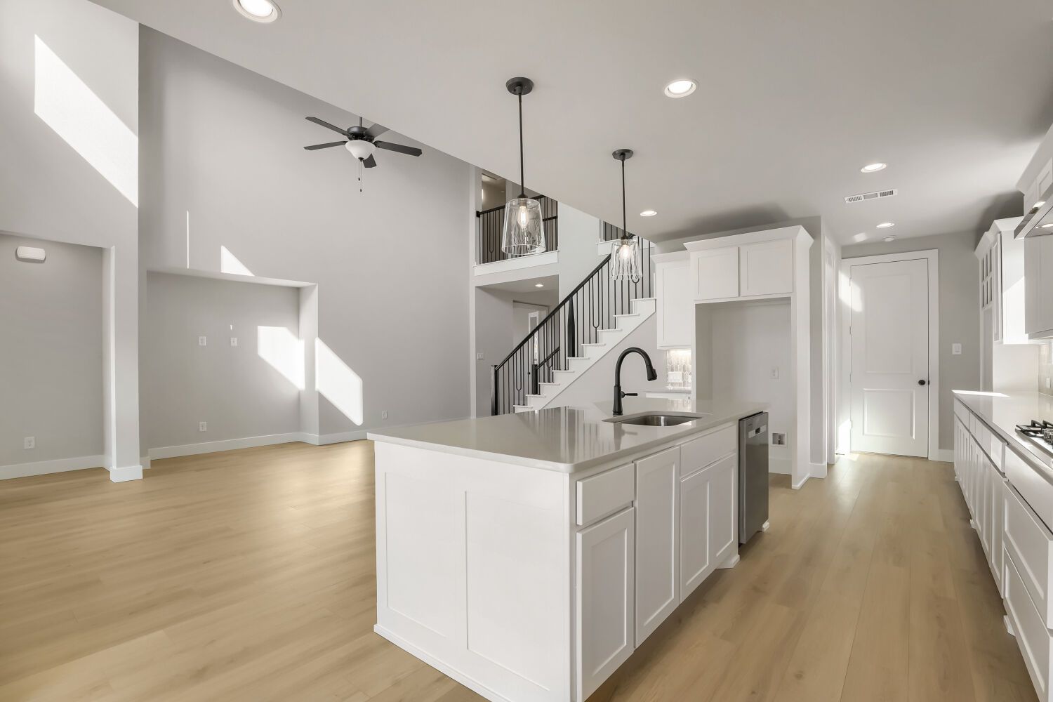 2613 Grinnel - Kitchen