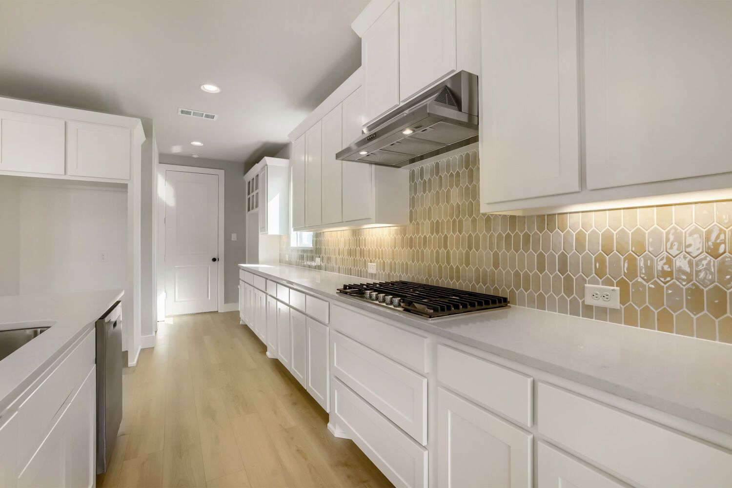 2613 Grinnel - Kitchen