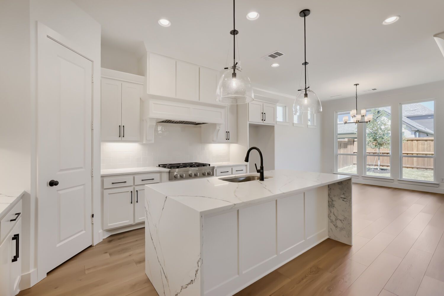 4025 Trellis - Kitchen